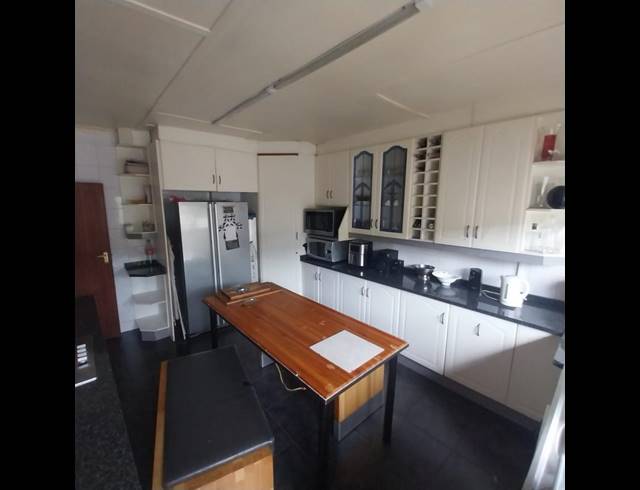 4 BEDROOM HOUSE FOR SALE IN POMONA